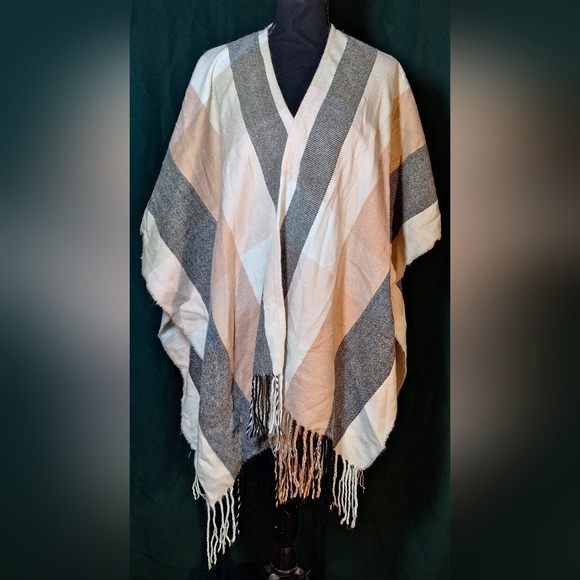 LC Lauren Conrad Sweaters - LC LAUREN CONRAD  Black, Tan, and White Poncho